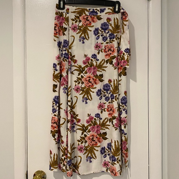 Tori Praver Kayla Floral Cover Up Skirt - Picture 5 of 7